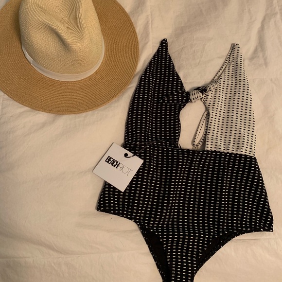 🆕 NWT Beach Riot Leah One-piece swimsuit - Picture 1 of 5